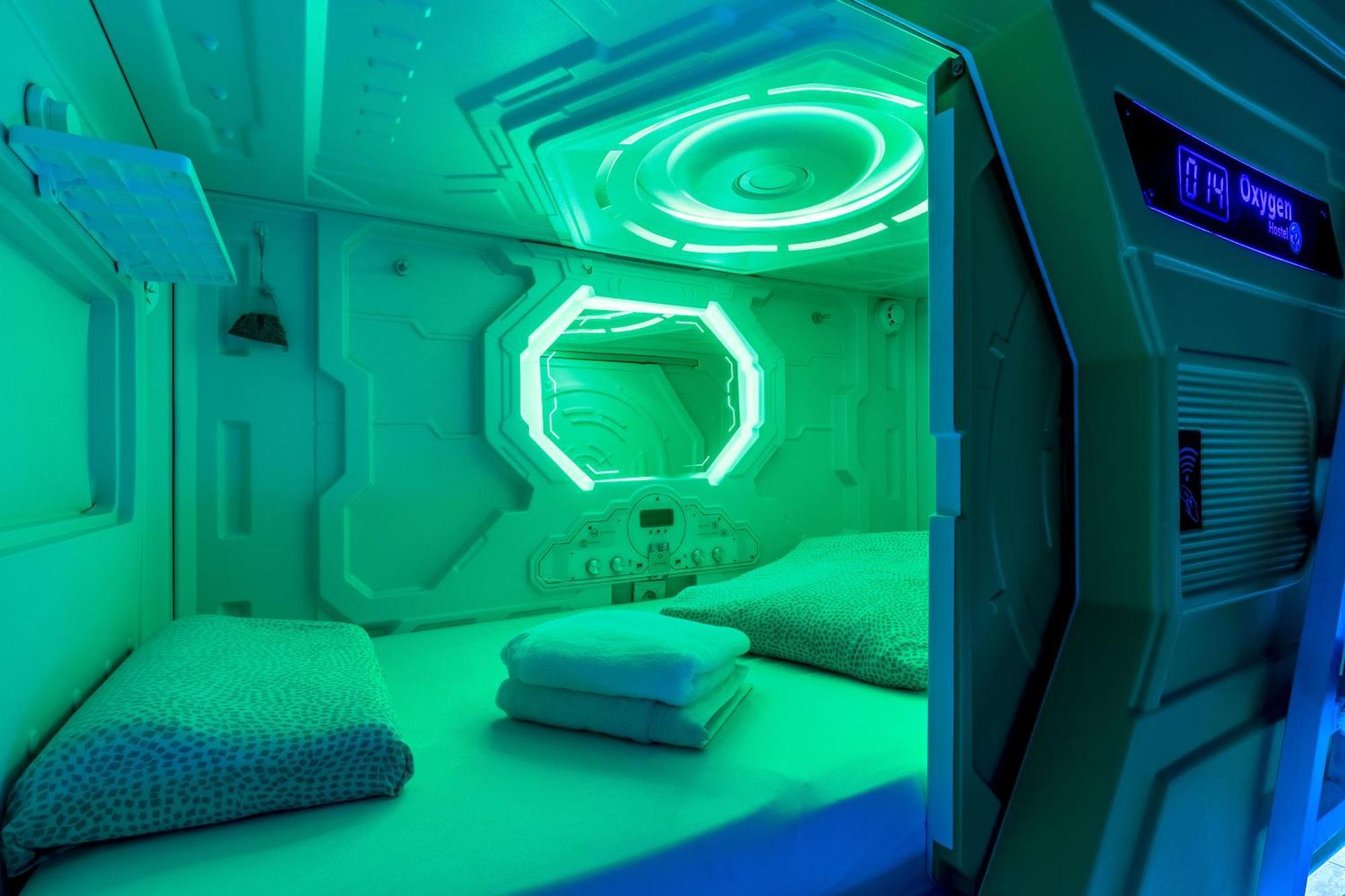 Oxygen Hostel Capsula Madrid Kültér fotó
