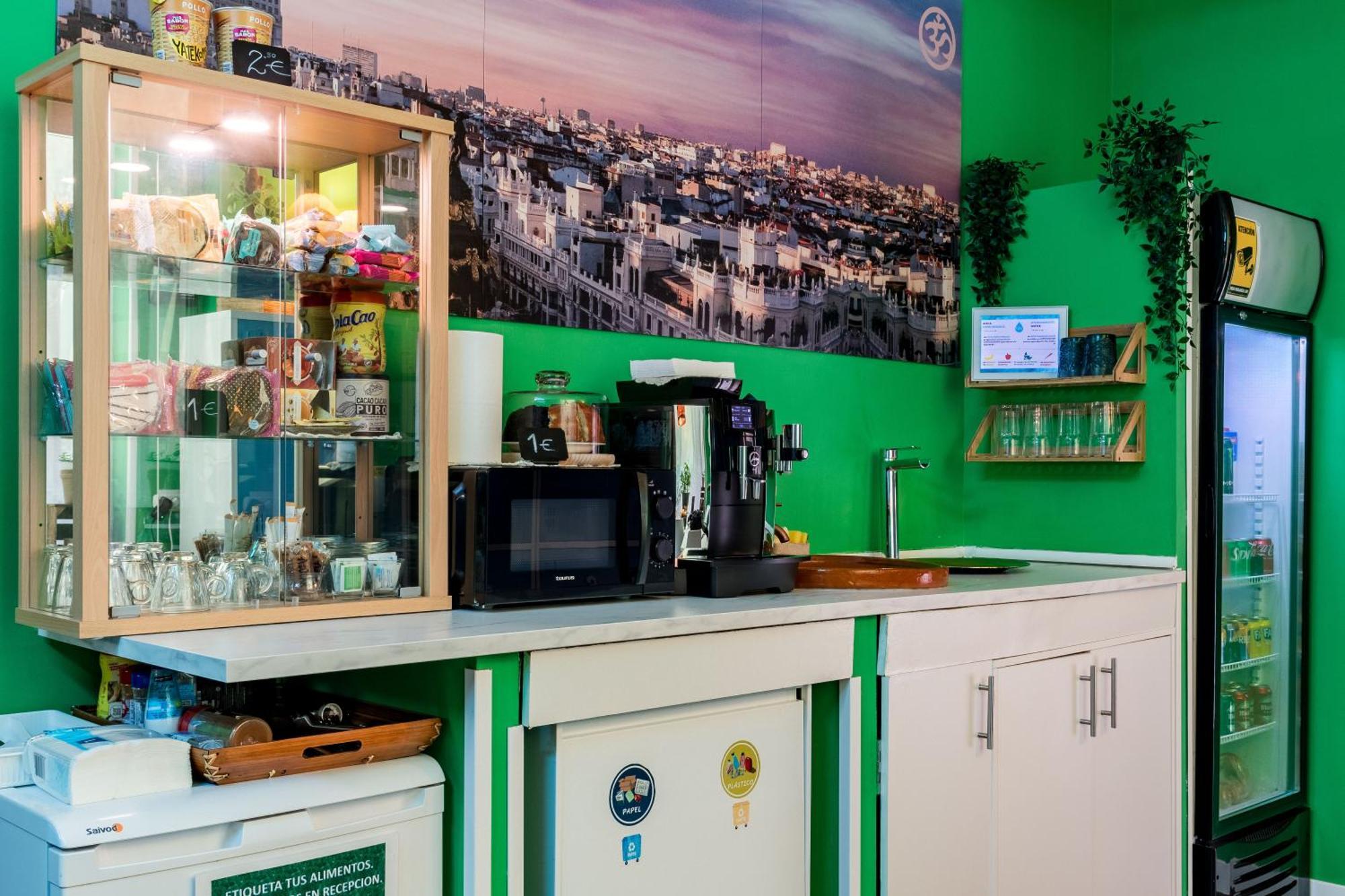 Oxygen Hostel Capsula Madrid Kültér fotó